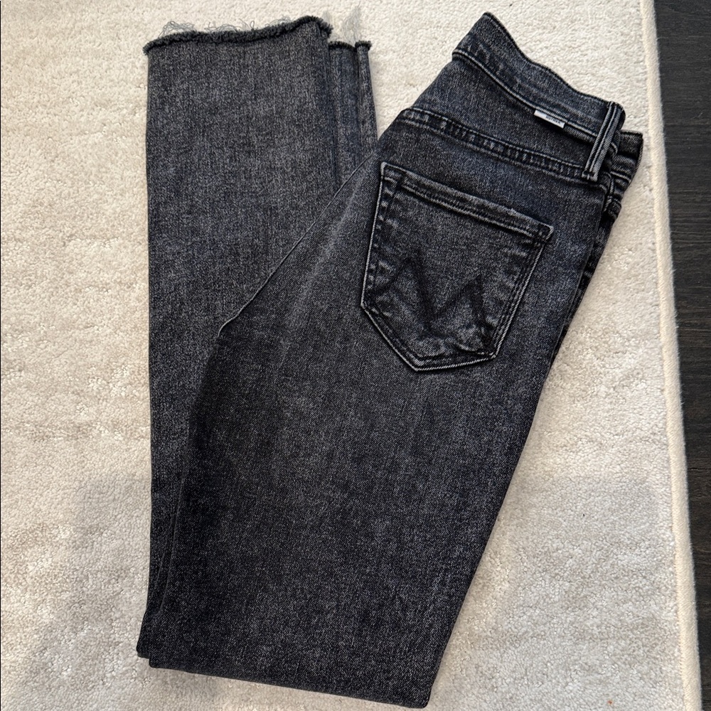 MOTHER Pixie Dazzler Black Washed Cropped Ankle Jeans